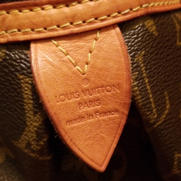Louis Vuitton Montorgueil GM Handbag - Picture 8 of 16